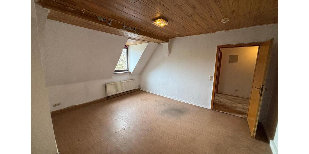 Dachgeschoßwohnung Trier Nord - 3 Zimmer, 62 m&sup2;, 780&euro; | Angebot:25892388