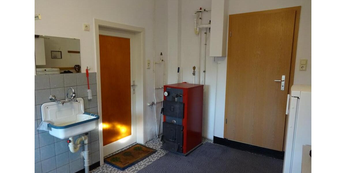 2 12 Zimmer-Erdgeschoss-Wohnung mit Möbeln - EBK-Terrasse-Garten 2.5 zimmer