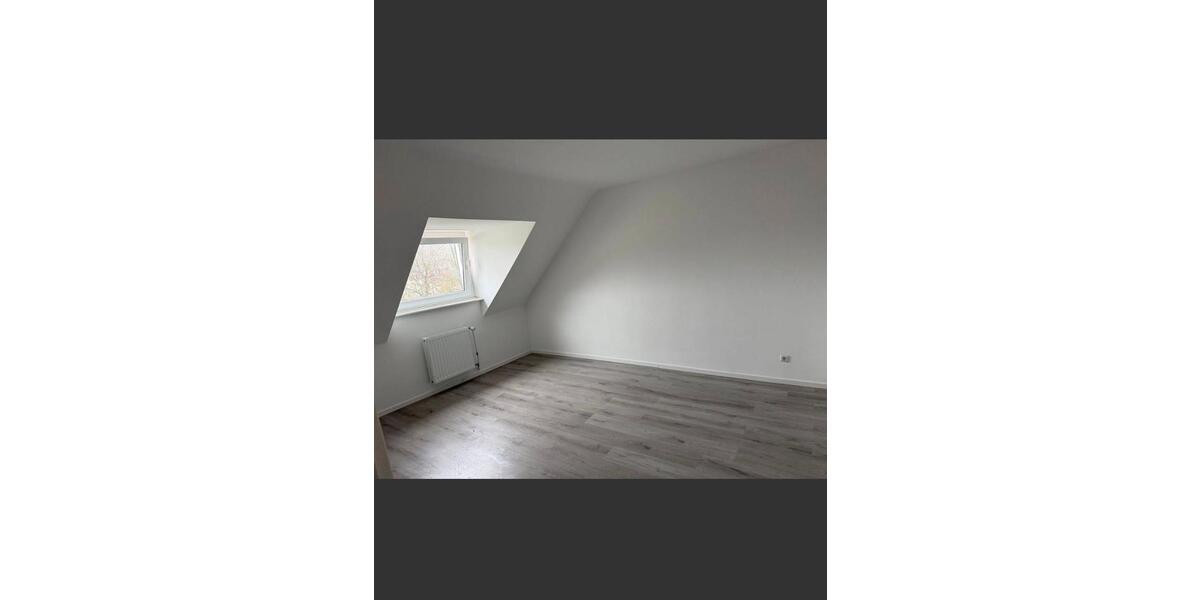 Dachgeschoßwohnung Gelsenkirchen Gelsenkirchen-Mitte - 2 Zimmer, 47 m&sup2;, 430&euro; | Angebot:26588843