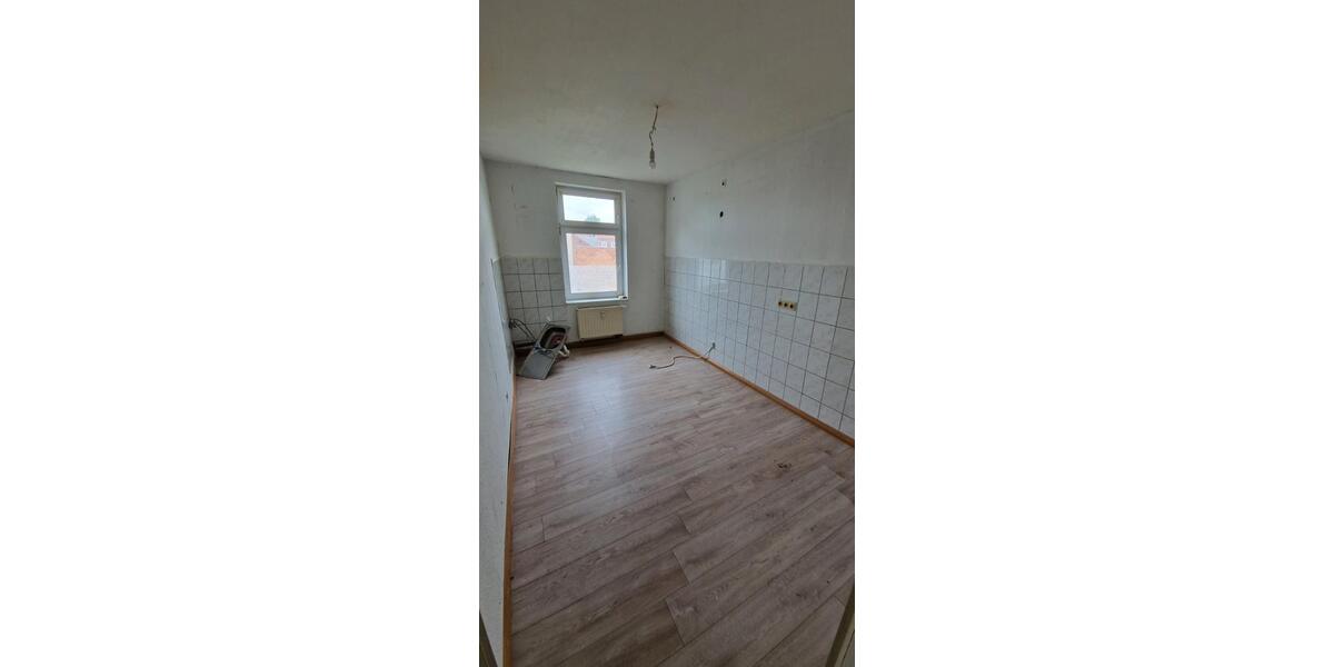 Etagenwohnung Weißenfels - 4 Zimmer, 67 m&sup2;, 420&euro; | Angebot:26619968