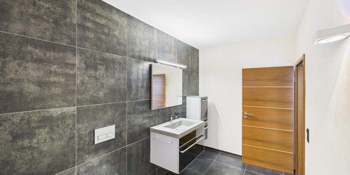 Etagenwohnung Würzburg Lengfeld - 3 Zimmer, 169 m&sup2;, 1.900&euro; | Angebot:25737341