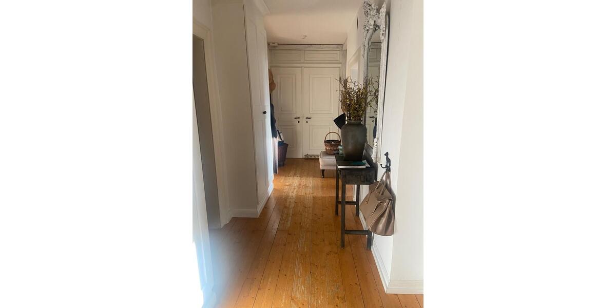 Dachgeschoßwohnung Baden-Baden Baden - 4 Zimmer, 113 m&sup2;, 1.500&euro; | Angebot:25649140