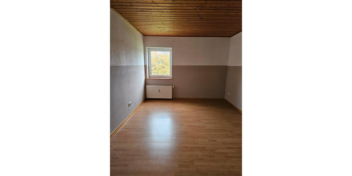 Etagenwohnung Bausendorf - 4 Zimmer, 92 m&sup2;, 835&euro; | Angebot:25402016