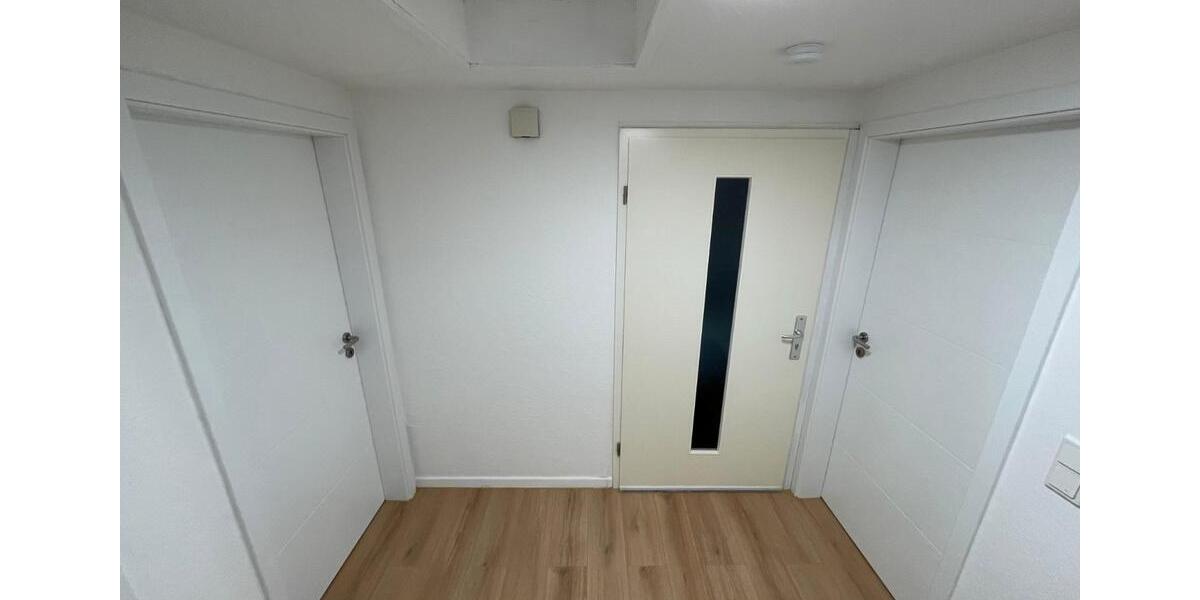 Dachgeschoßwohnung Saarbrücken West - 1 Zimmer, 65 m&sup2;, 550&euro; | Angebot:26225919