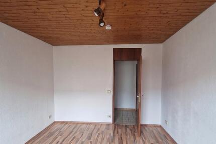 Wohnen auf Zeit Esslingen am Neckar Hegensberg - 15 Zimmer, 80 m&sup2;, 420&euro; | Angebot:26581446