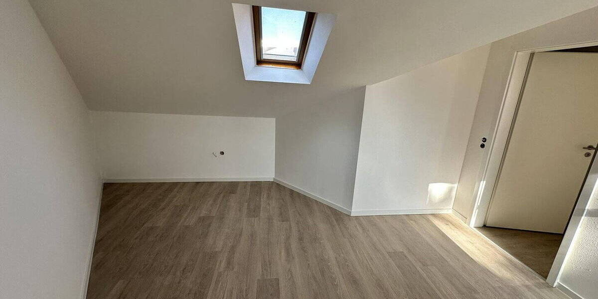 Etagenwohnung Apolda - 3 Zimmer, 79 m&sup2;, 720&euro; | Angebot:26080402