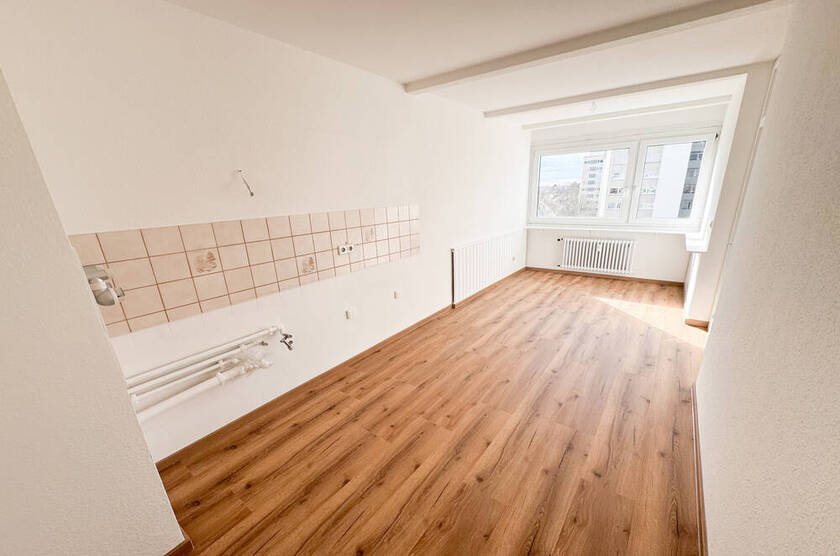 3-ZIMMER-WOHNUNG MIT BALKON UND SCHÖNER FERNSICHT 3 zimmer