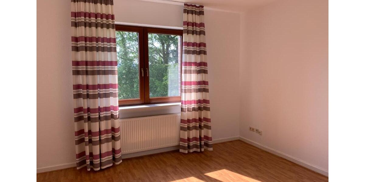 Hochparterre Bad Hersfeld - 4 Zimmer, 110 m&sup2;, 950&euro; | Angebot:24785759
