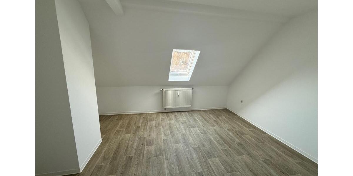 Dachgeschoßwohnung Plauen Altstadt - 2 Zimmer, 41 m&sup2;, 250&euro; | Angebot:25426475