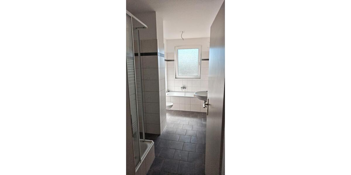 Etagenwohnung Wilhelmshaven - 4 Zimmer, 123 m&sup2;, 820&euro; | Angebot:26195416