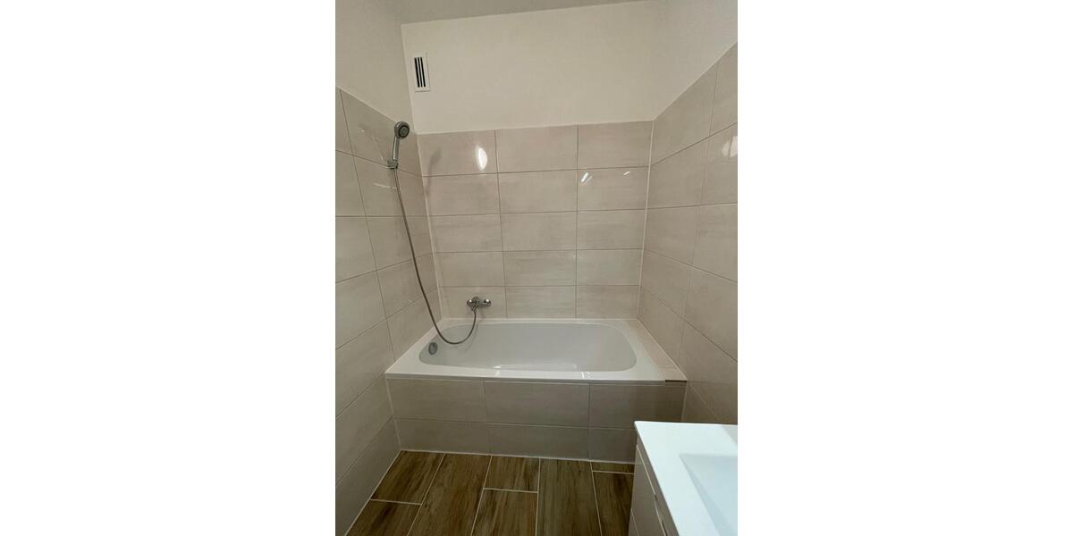 Erdgeschoßwohnung Wunsiedel - 4 Zimmer, 100 m&sup2;, 650&euro; | Angebot:26598270