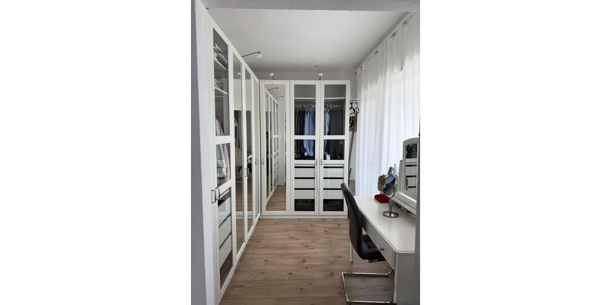 Etagenwohnung Lünen Brambauer - 4 Zimmer, 141 m&sup2;, 1.100&euro; | Angebot:24750118