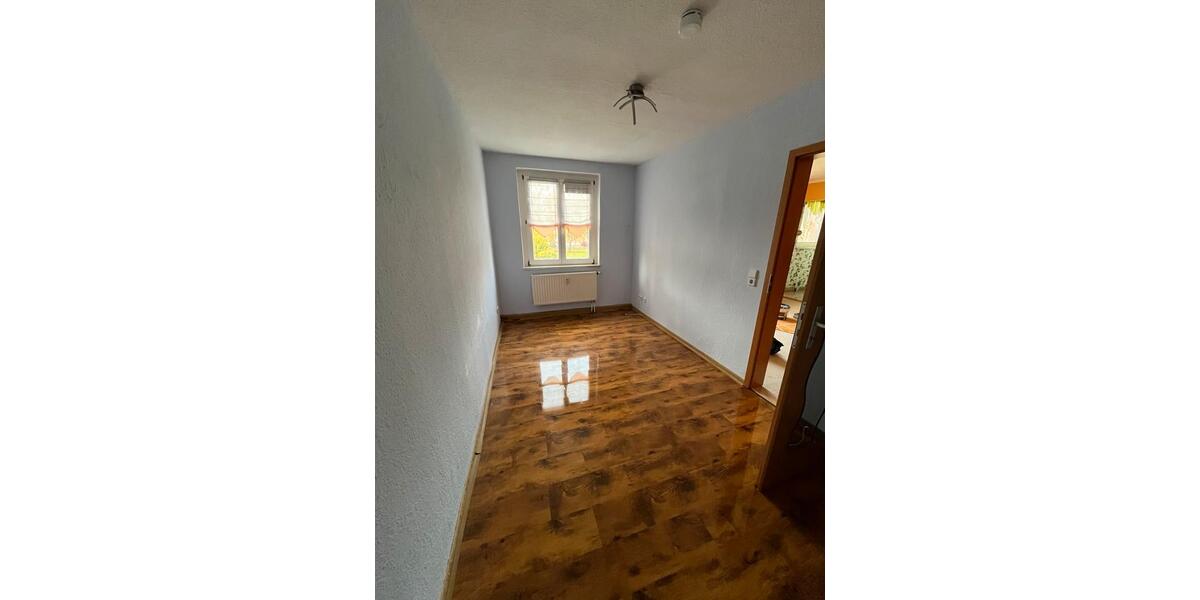 Etagenwohnung Hohenmölsen - 2 Zimmer, 36 m&sup2;, 260&euro; | Angebot:23458165