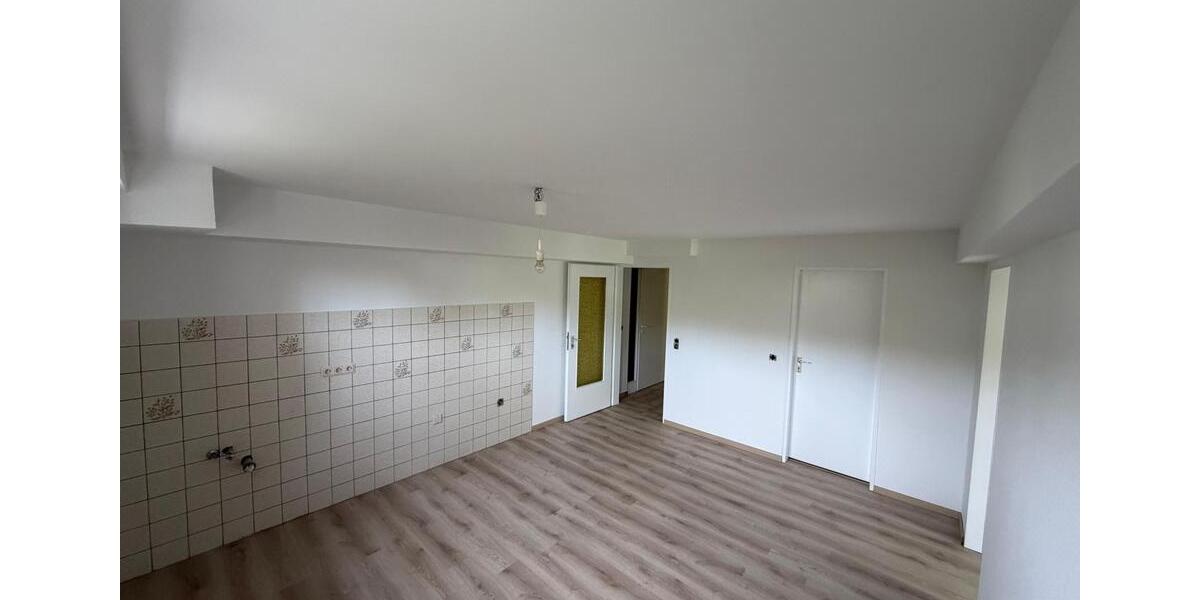 Etagenwohnung Reichshof - 2 Zimmer, 66 m&sup2;, 600&euro; | Angebot:26648944