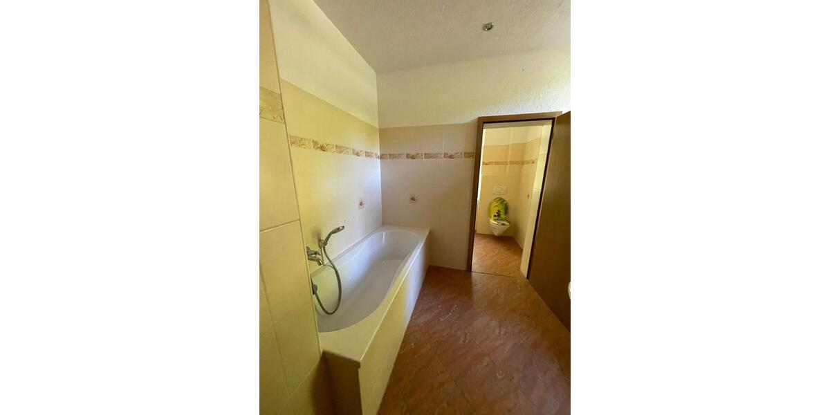 Etagenwohnung Waldheim - 5 Zimmer, 137 m&sup2;, 850&euro; | Angebot:24944104