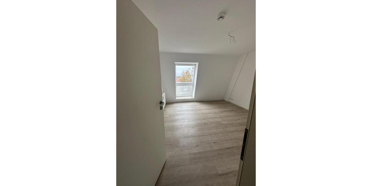 Dachgeschoßwohnung Wriezen - 3 Zimmer, 92 m&sup2;, 790&euro; | Angebot:26178332