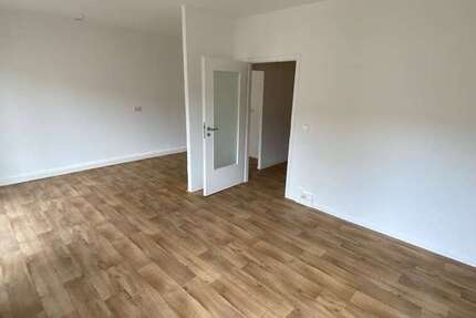 Wohnung zum Mieten in Suhl 350,84 € 54.46 m²
