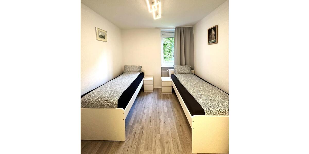 Wohnen auf Zeit Duisburg Rheinhausen - 75 Zimmer, 920 m&sup2;, 15&euro; | Angebot:22263010