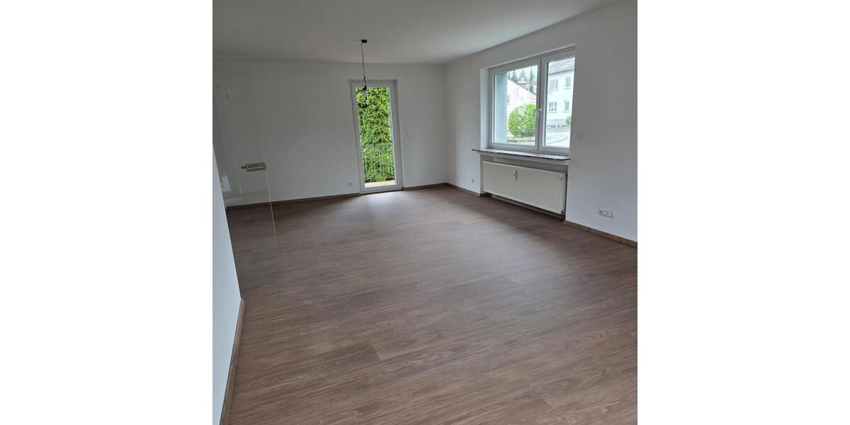 Erdgeschoßwohnung Kastellaun - 3 Zimmer, 94 m&sup2;, 846&euro; | Angebot:25232005