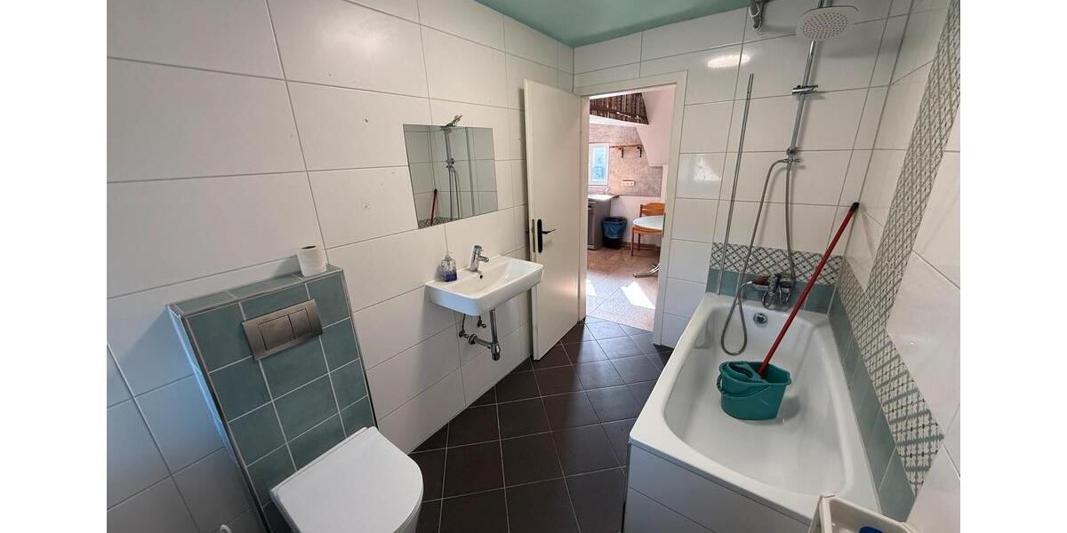 Dachgeschoßwohnung Oberursel (Taunus) - 4 Zimmer, 100 m&sup2;, 1.200&euro; | Angebot:25295601