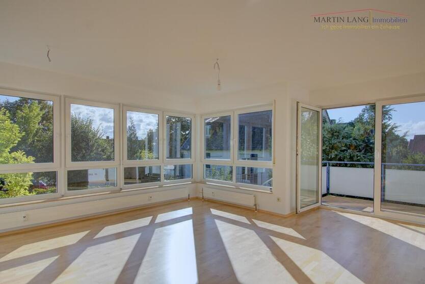 FRISCH SANIERTE 4 Zimmer Wohnung MIT BALKON - GARTEN UND GARAGE