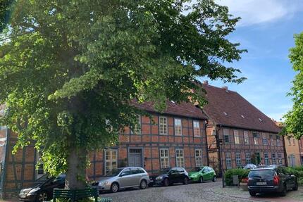 Sonnige, zentral gelegene 4-Raum-Wohnung mit Kamin 4 zimmer