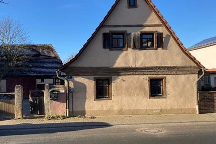 Haus Neuendettelsau - 9 Zimmer, 114 m&sup2;, 330&euro; | Angebot:24716072