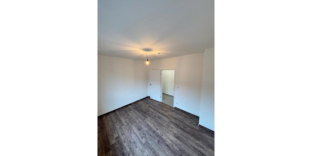 Etagenwohnung Mannheim Sandhofen - 5 Zimmer, 105 m&sup2;, 1.300&euro; | Angebot:26137220