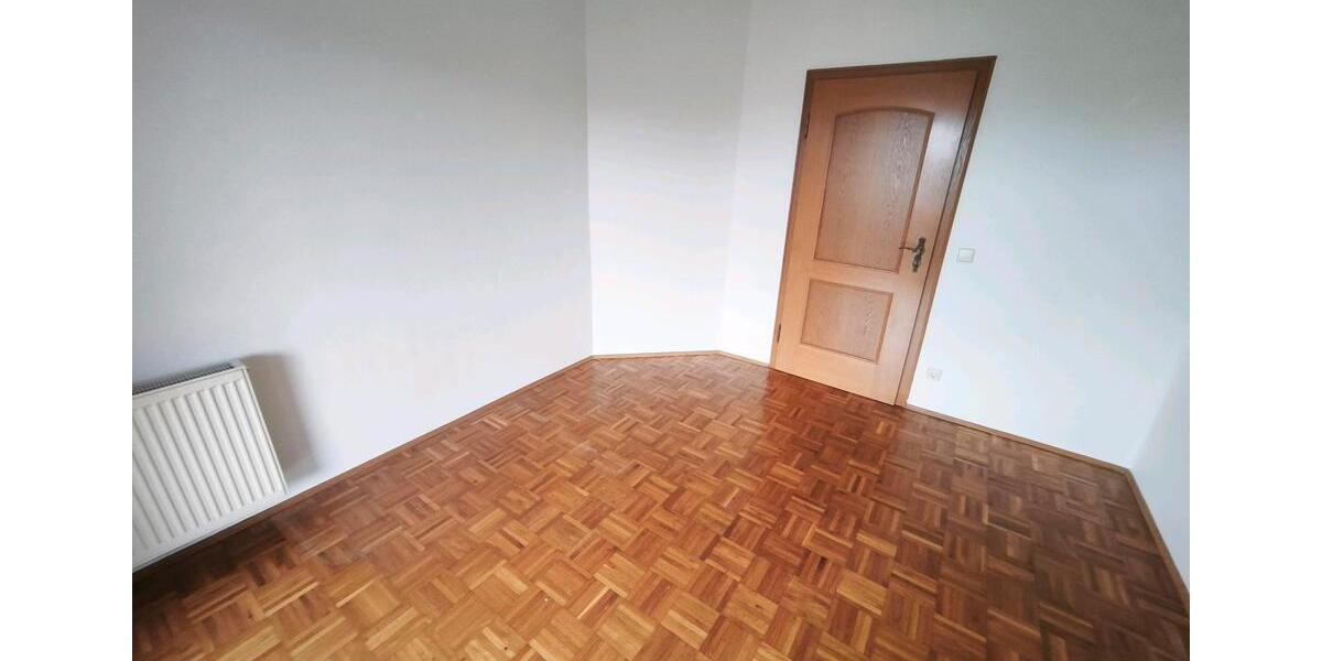 Etagenwohnung Günzburg - 3.5 Zimmer, 120 m&sup2;, 1.300&euro; | Angebot:24592928