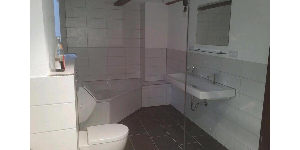 Etagenwohnung Illertissen - 4.5 Zimmer, 105 m&sup2;, 1.400&euro; | Angebot:26635837
