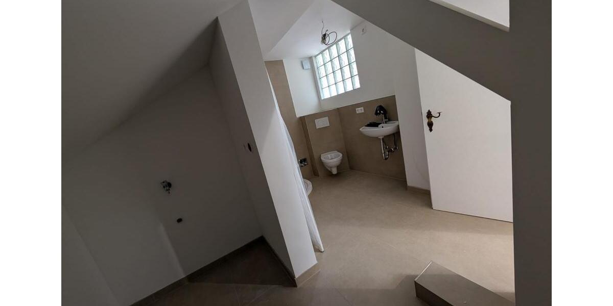 Dachgeschoßwohnung Eberbach - 2 Zimmer, 68 m&sup2;, 680&euro; | Angebot:25804692