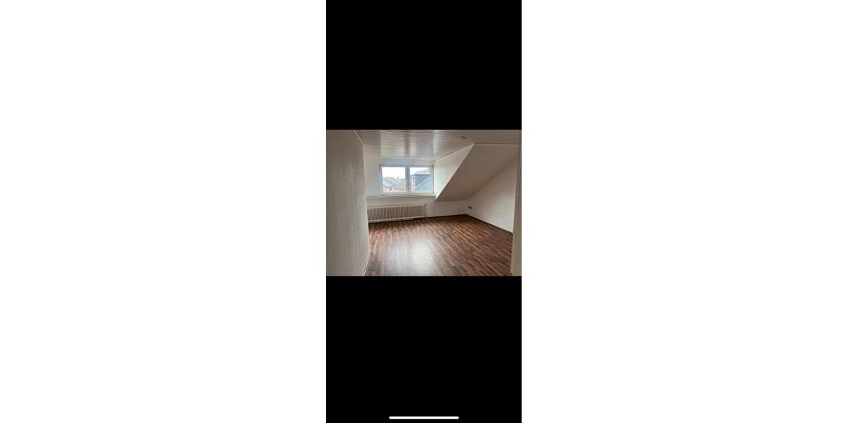 Dachgeschoßwohnung Duisburg Rheinhausen - 2 Zimmer, 60 m&sup2;, 585&euro; | Angebot:26578596