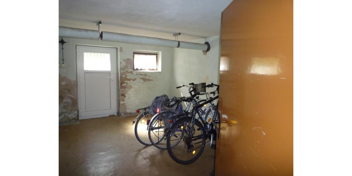 Etagenwohnung Staßfurt - 4 Zimmer, 66 m&sup2;, 430&euro; | Angebot:25329437