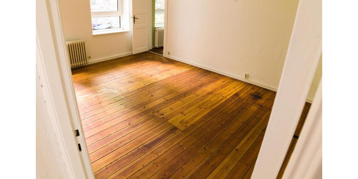 Etagenwohnung Flensburg Altstadt - 5 Zimmer, 136 m&sup2;, 978&euro; | Angebot:25858483