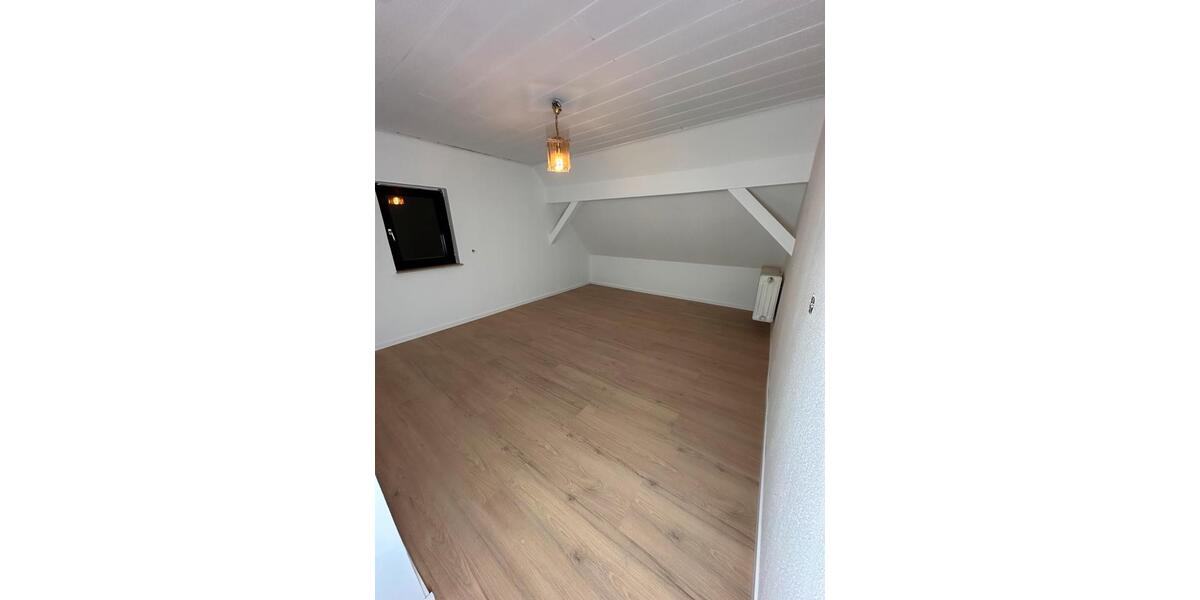 Dachgeschoßwohnung Lahnau - 2 Zimmer, 55 m&sup2;, 600&euro; | Angebot:25049862