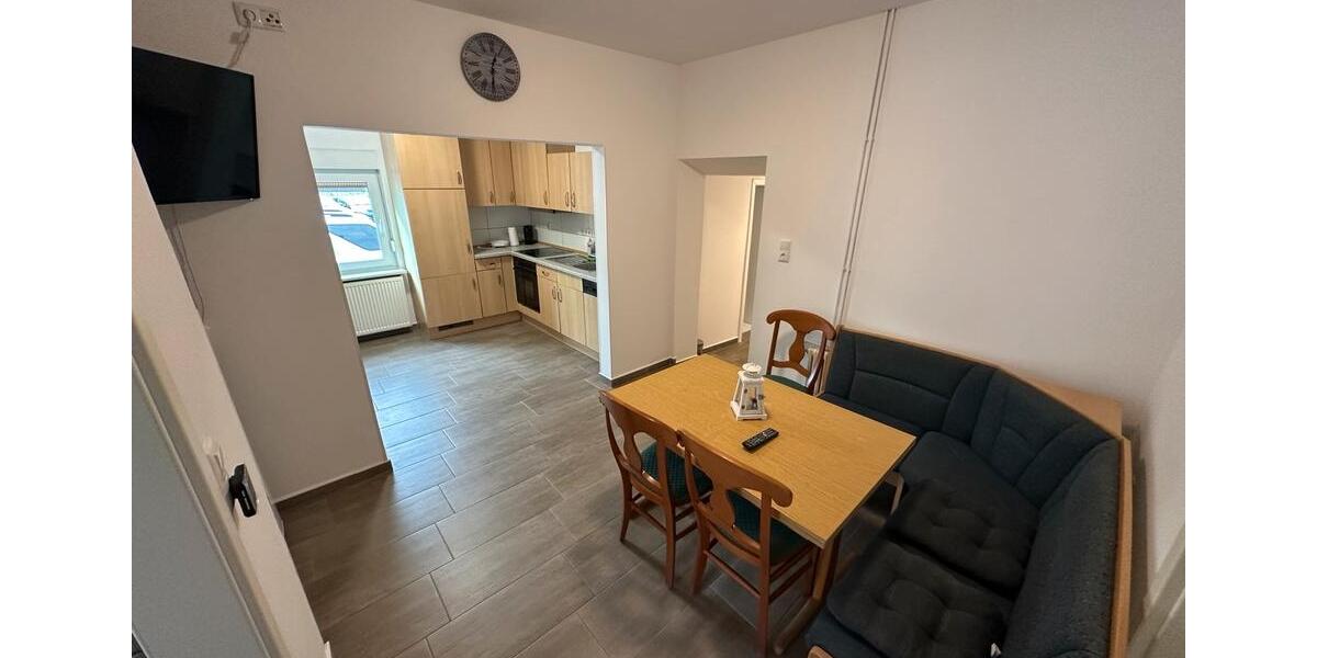 Wohnen auf Zeit Schortens - 6 Zimmer, 180 m&sup2;, 150&euro; | Angebot:26119359