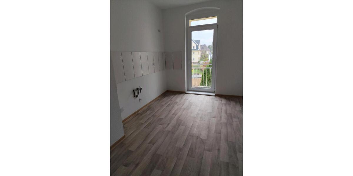 Etagenwohnung Glauchau - 2 Zimmer, 72 m&sup2;, 395&euro; | Angebot:26407546