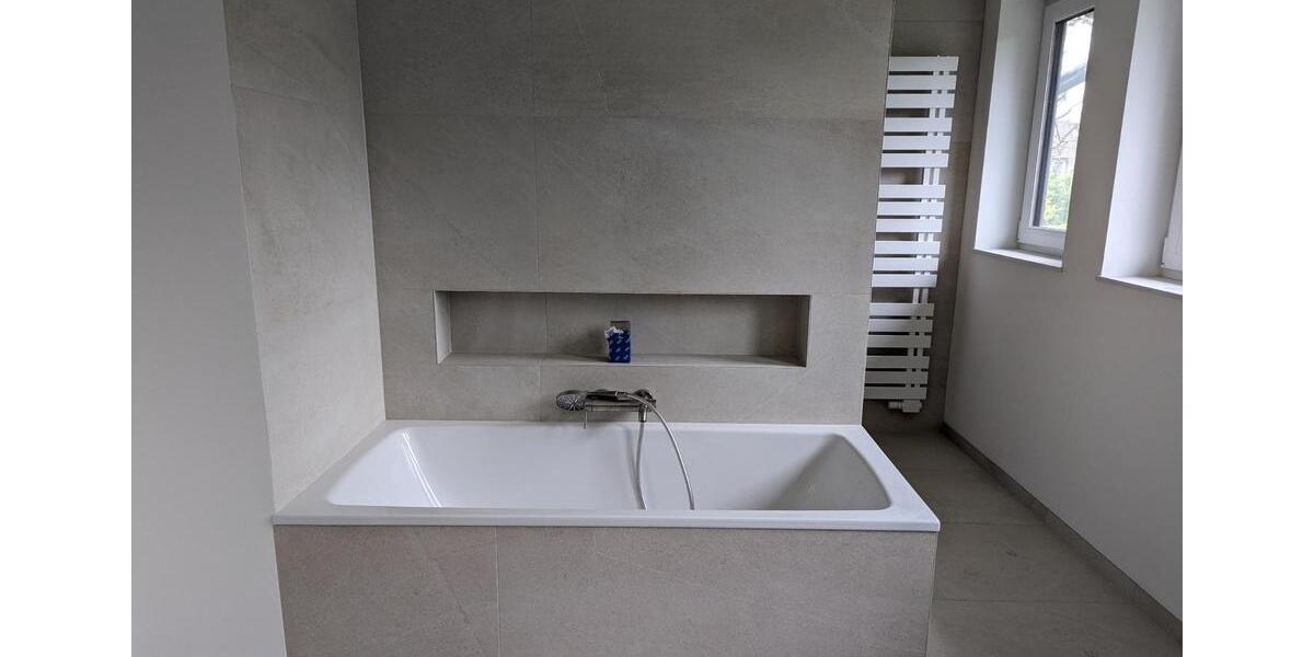 Freistehendes luxuriöses Einfamilienhaus am Waldrand in Halle (W) 4.5 zimmer