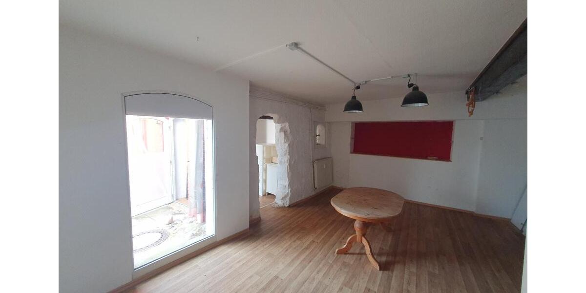 Erdgeschoßwohnung Stralsund - 3 Zimmer, 84 m&sup2;, 1.000&euro; | Angebot:25805324