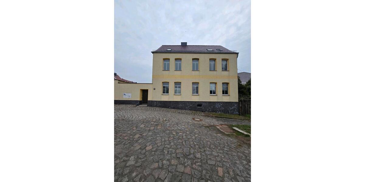 Etagenwohnung Burg - 1 Zimmer, 34 m&sup2;, 286&euro; | Angebot:25892805