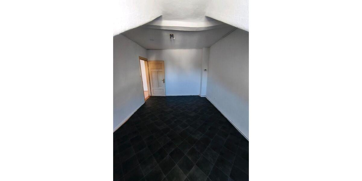 Dachgeschoßwohnung Hameln - 3.5 Zimmer, 78 m&sup2;, 450&euro; | Angebot:26399685