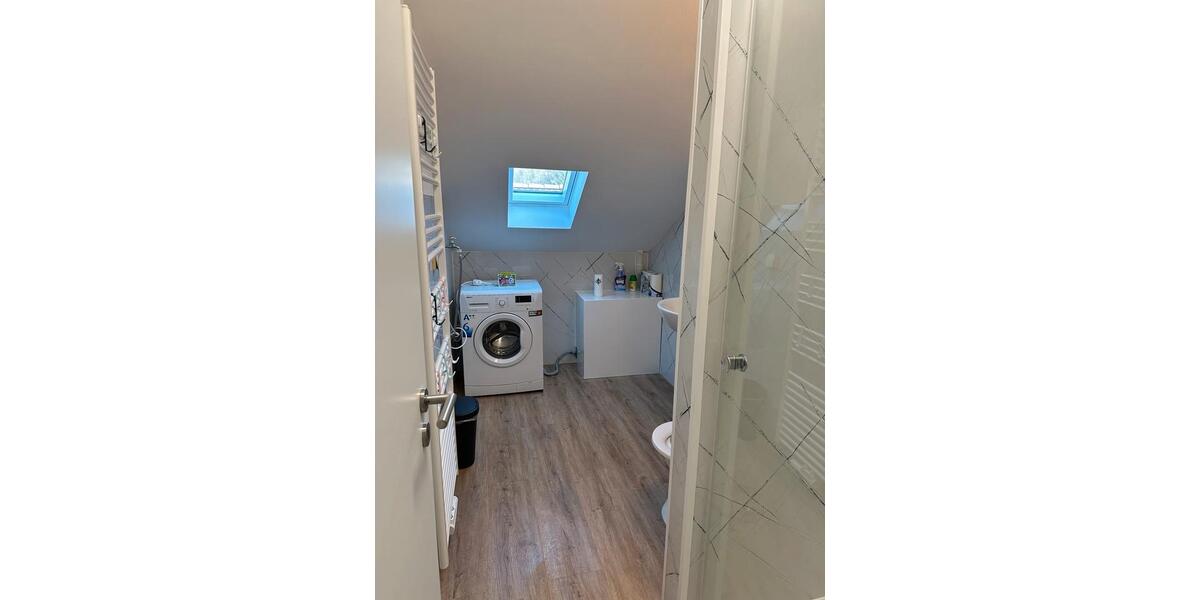 Wohnen auf Zeit Gladenbach - 9 Zimmer, 200 m&sup2;, 18&euro; | Angebot:24245225