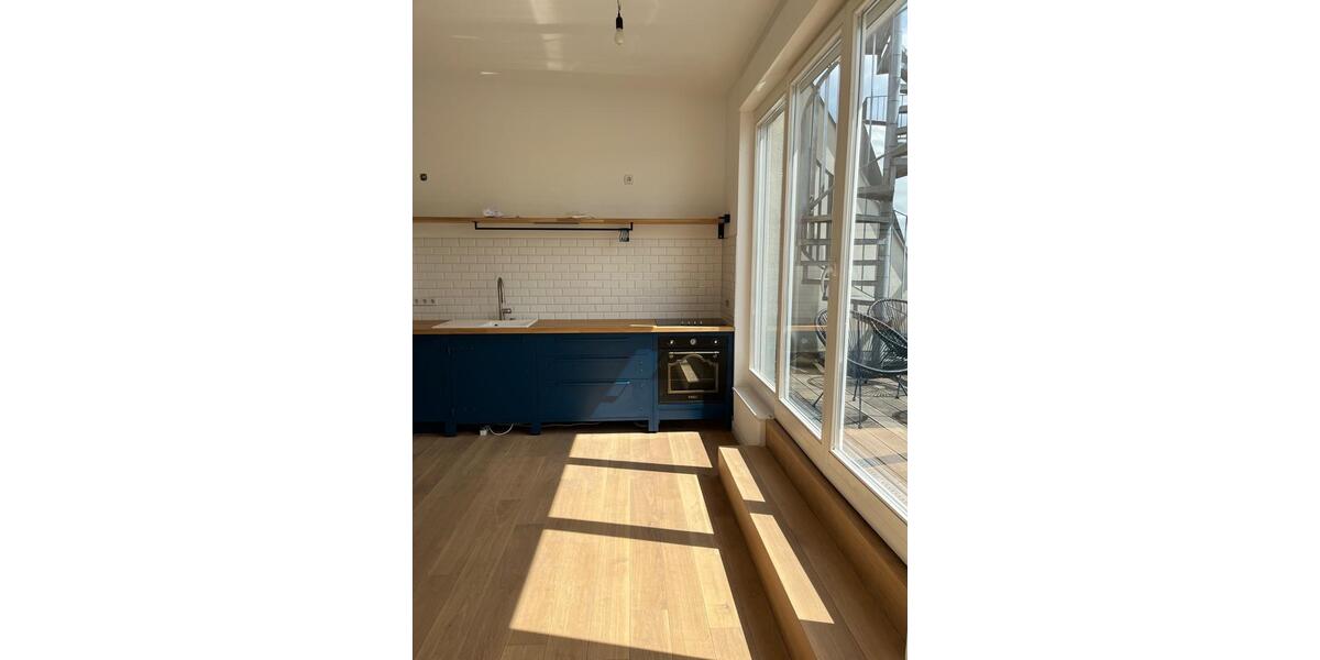 Dachgeschoßwohnung Berlin Friedrichshain-Kreuzberg - 2 Zimmer, 108 m&sup2;, 2.400&euro; | Angebot:26635070