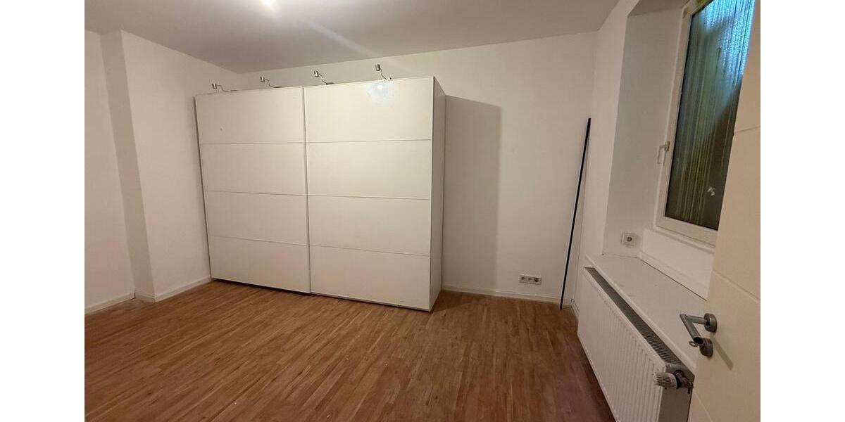 Erdgeschoßwohnung Düsseldorf Oberbilk - 4 Zimmer, 98 m&sup2;, 1.500&euro; | Angebot:25195448