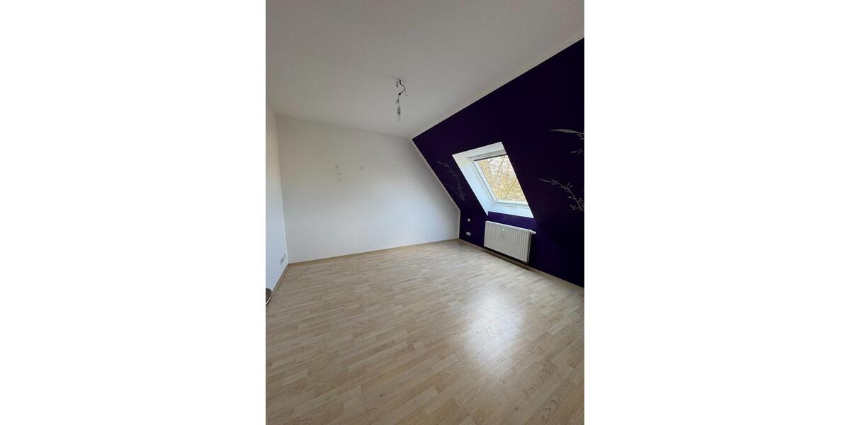 Dachgeschoßwohnung Reichenbach im Vogtland Obermylau - 2 Zimmer, 42 m&sup2;, 250&euro; | Angebot:25871108