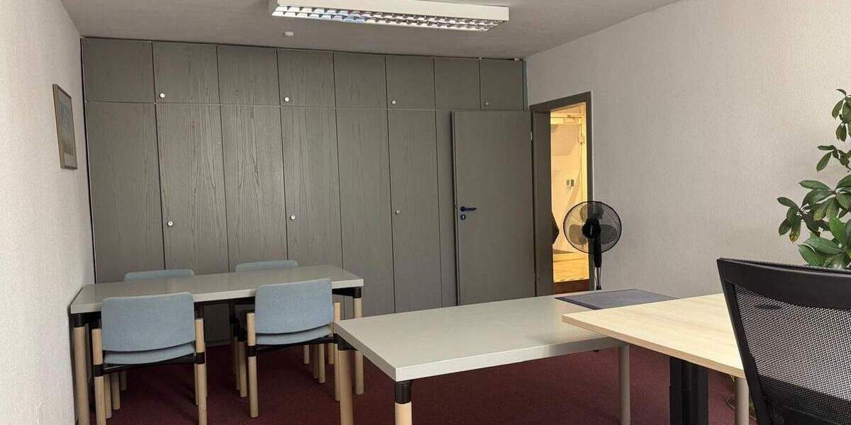 Gewerbeobjekt Bindlach - 8 Zimmer, 265 m&sup2;, 1.500&euro; | Angebot:24111993