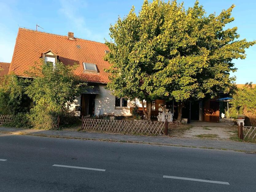 Haus in Gundelsheim bei Bamberg mit großer Garage zu vermieten