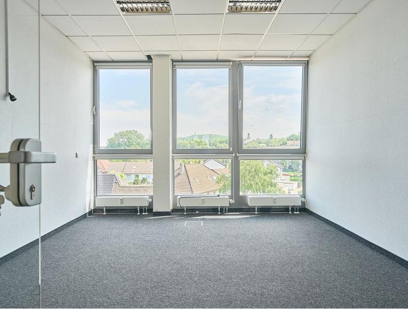 Bezugsfertiges Büro mit moderner Ausstattung!