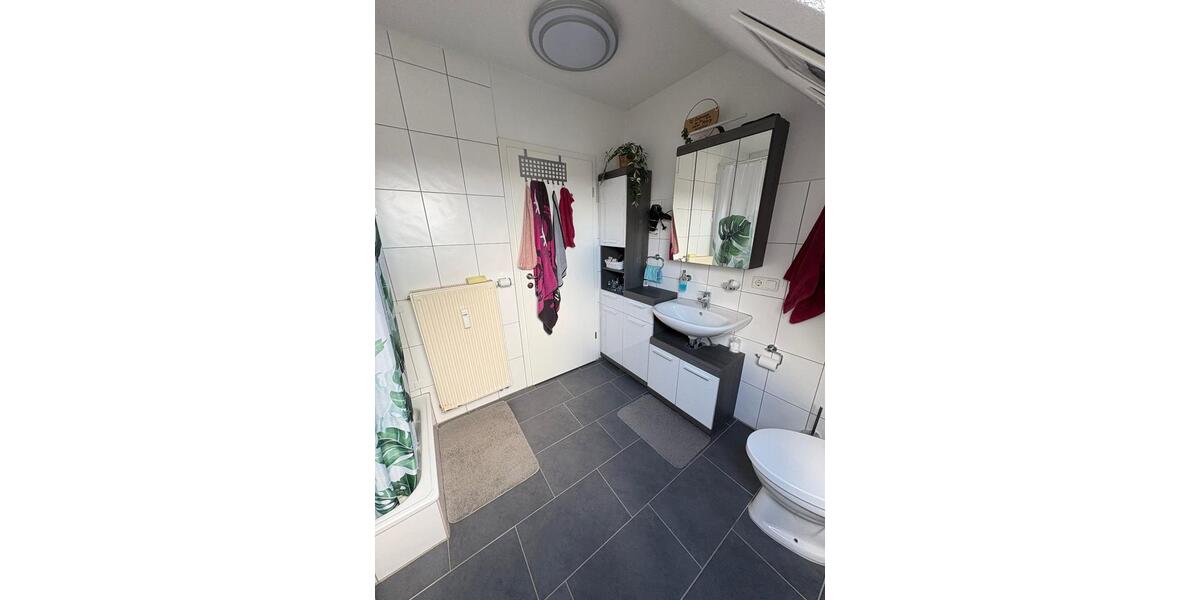 Dachgeschoßwohnung Aurach - 4 Zimmer, 105 m&sup2;, 580&euro; | Angebot:26049418