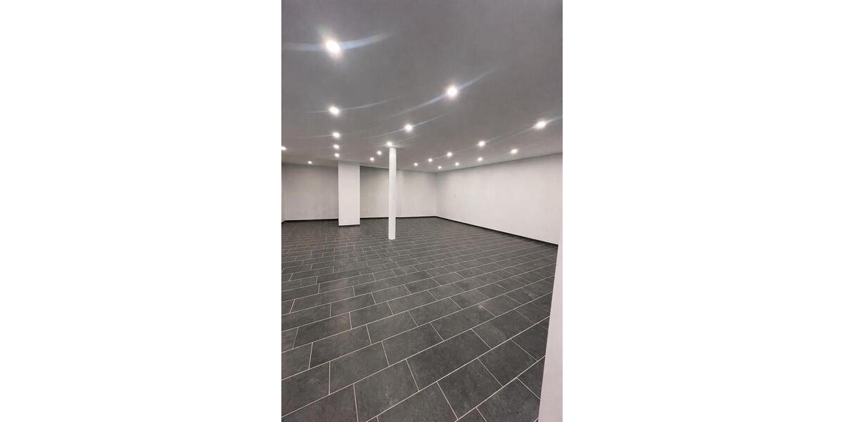 Etagenwohnung Meinhard - 2 Zimmer, 250 m&sup2;, 1.650&euro; | Angebot:26459863